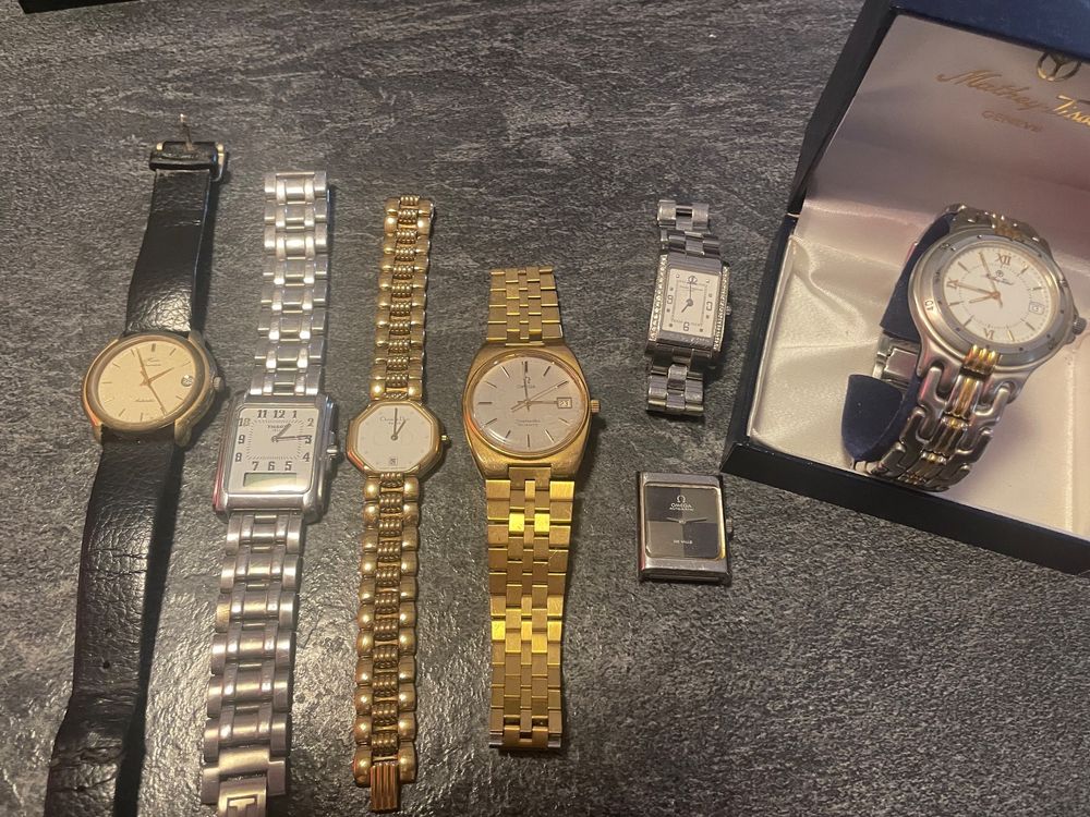 Lot De 9 Montres Vintage à Quartz Pour Homme - Vendu En L'état