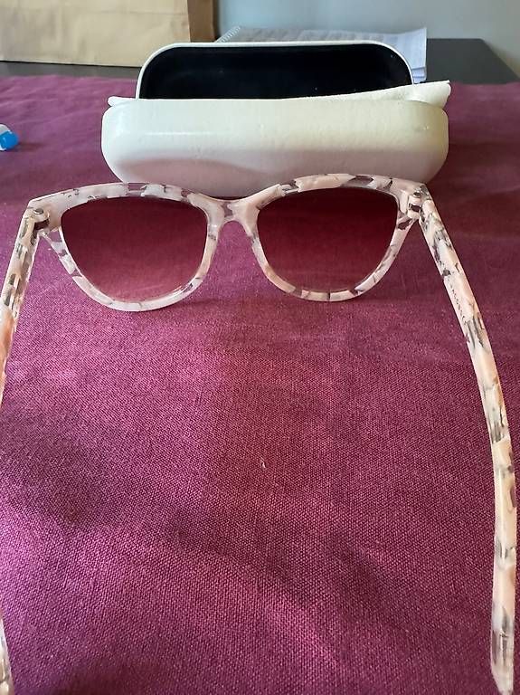 Lunettes & Verres: Mar Jacobs Sonnenbrille pink – D'occasion à Feutersoey par sim_75fq 2