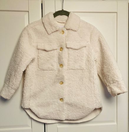 Flauschige Jacke für Mädchen