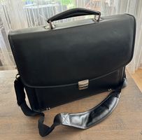 Targus Laptoptasche schwarz - Schultergurt und Schlüssel