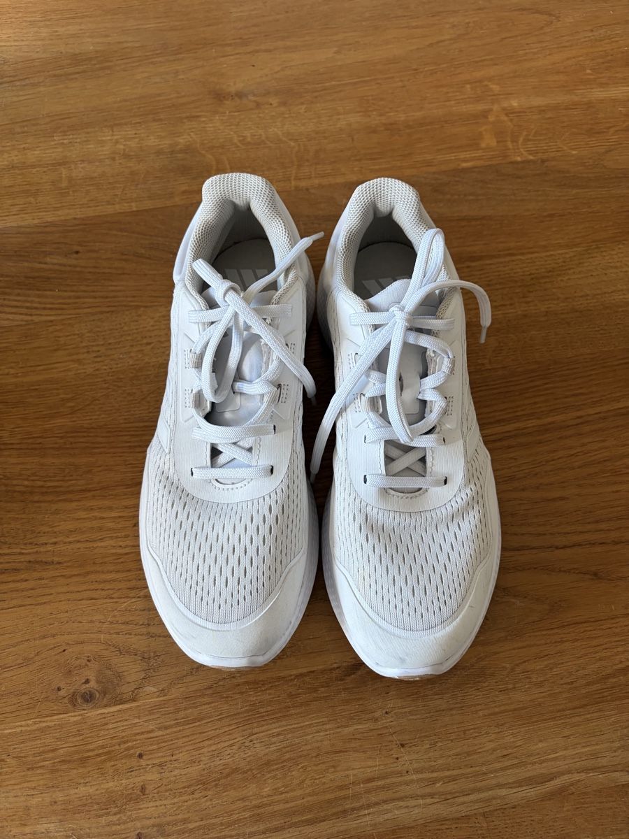 Damenschuhe: Adidas Schuhe Weiss Grösse 41.5 – Gebraucht aus Möhlin von Wandazli 1