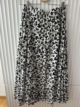 Stradivarius XS gesprenkelter Midirock - Neu!