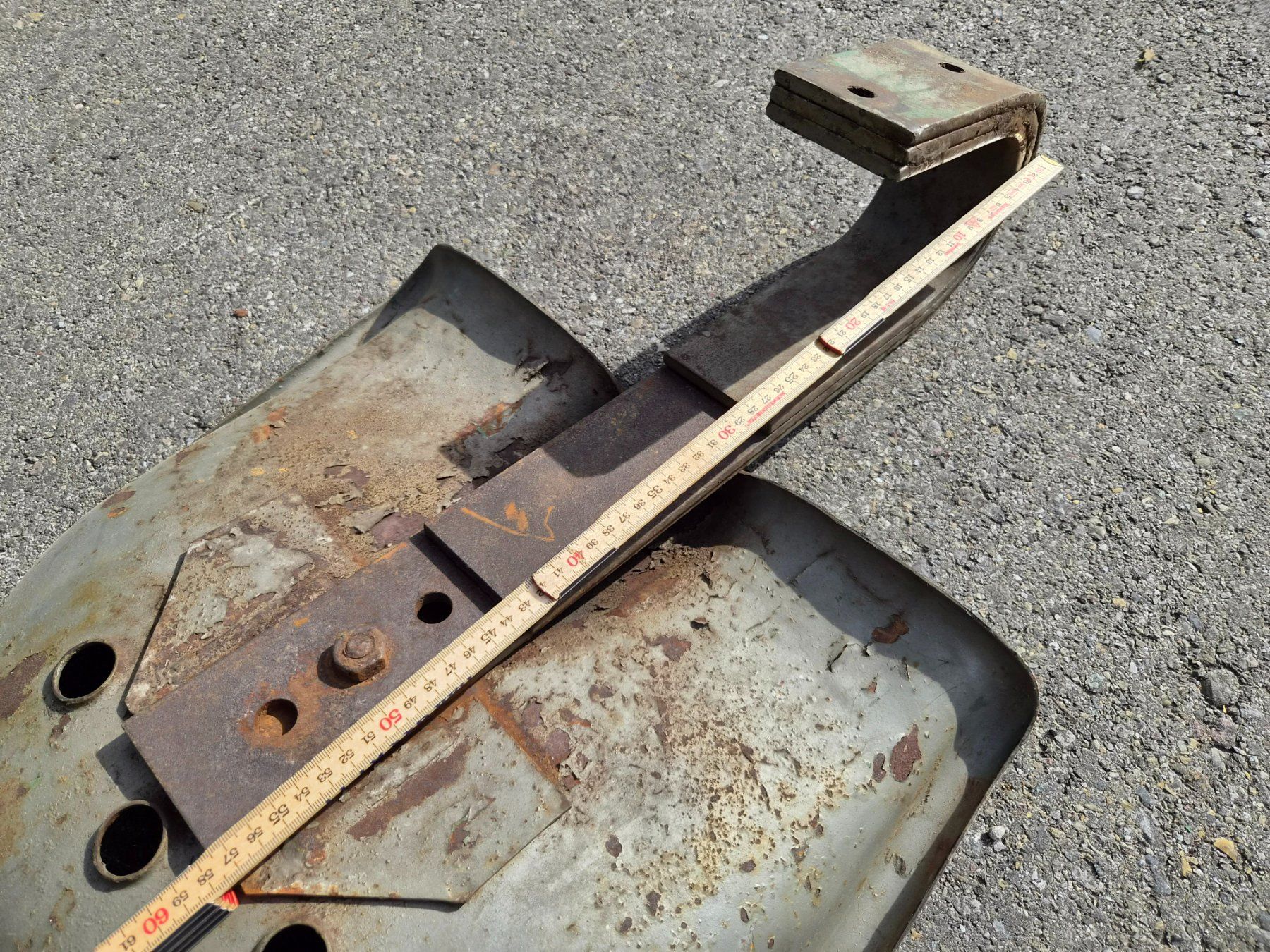 Hürlimann Trattori: Original Hürlimann Traktor Sitzfeder mit Blechsitz – Usato da Dürnten venduto da Bachtel84 6