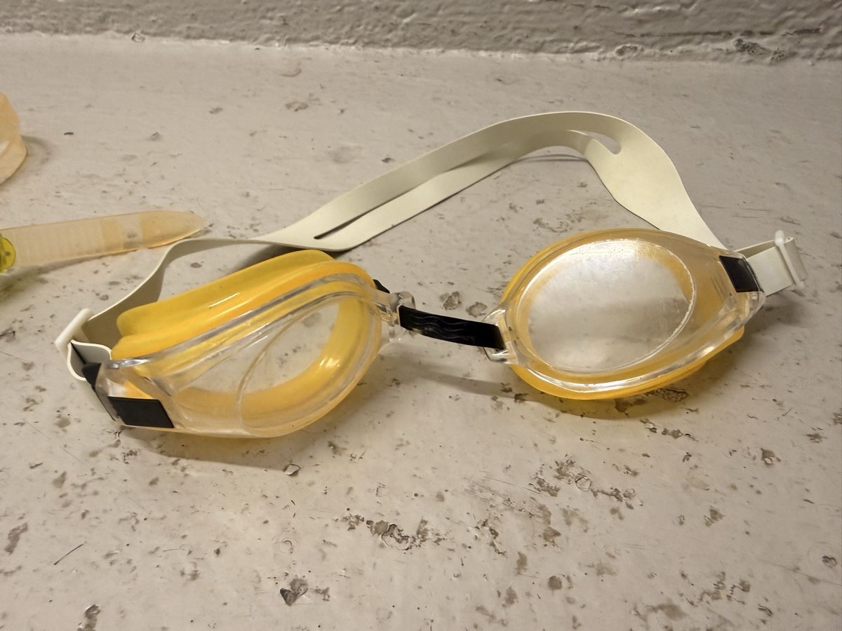 Speedo Occhiali & Lenti: Schwimmbrillen Kinder 3er Set gebraucht – Usato da Zürich venduto da Cleo234 3