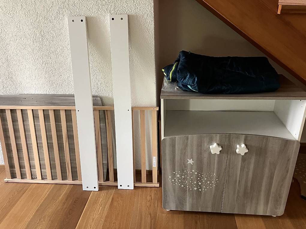 Letti: Baby/Kinderbett 140x70 cm + Kommode – Usato da Arlesheim venduto da Valerie4144 1