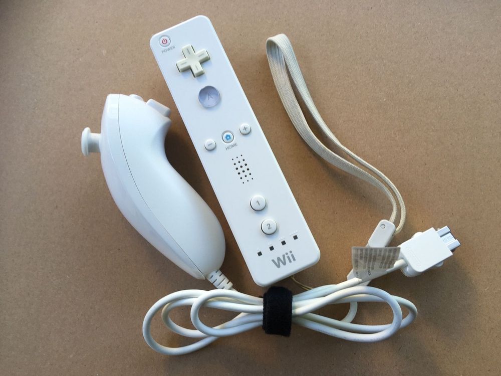 Nintendo WII Controller + Nunchuck Kaufen auf Ricardo