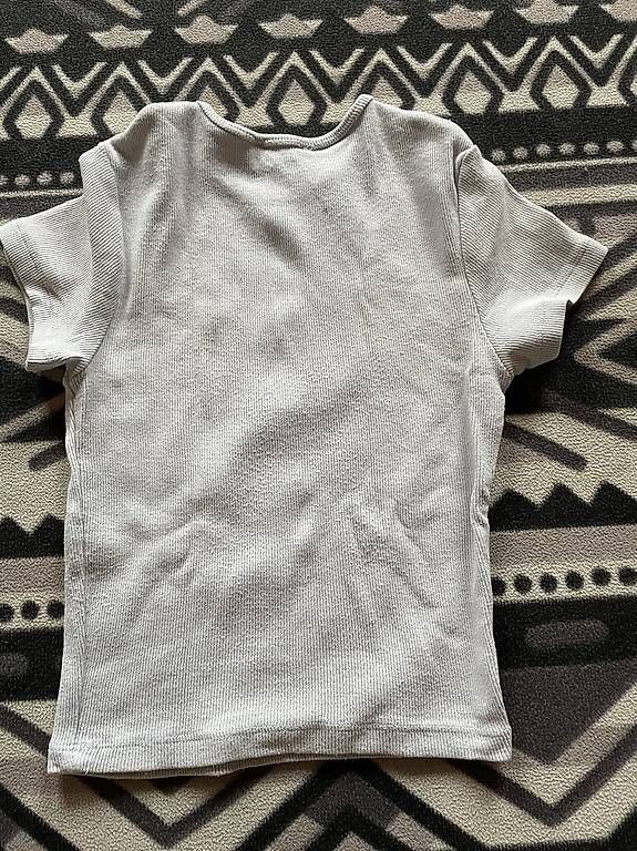 Blusen, T-Shirts & Tops: Hellblau top  – Gebraucht aus Herisau von Ciaoschein 1
