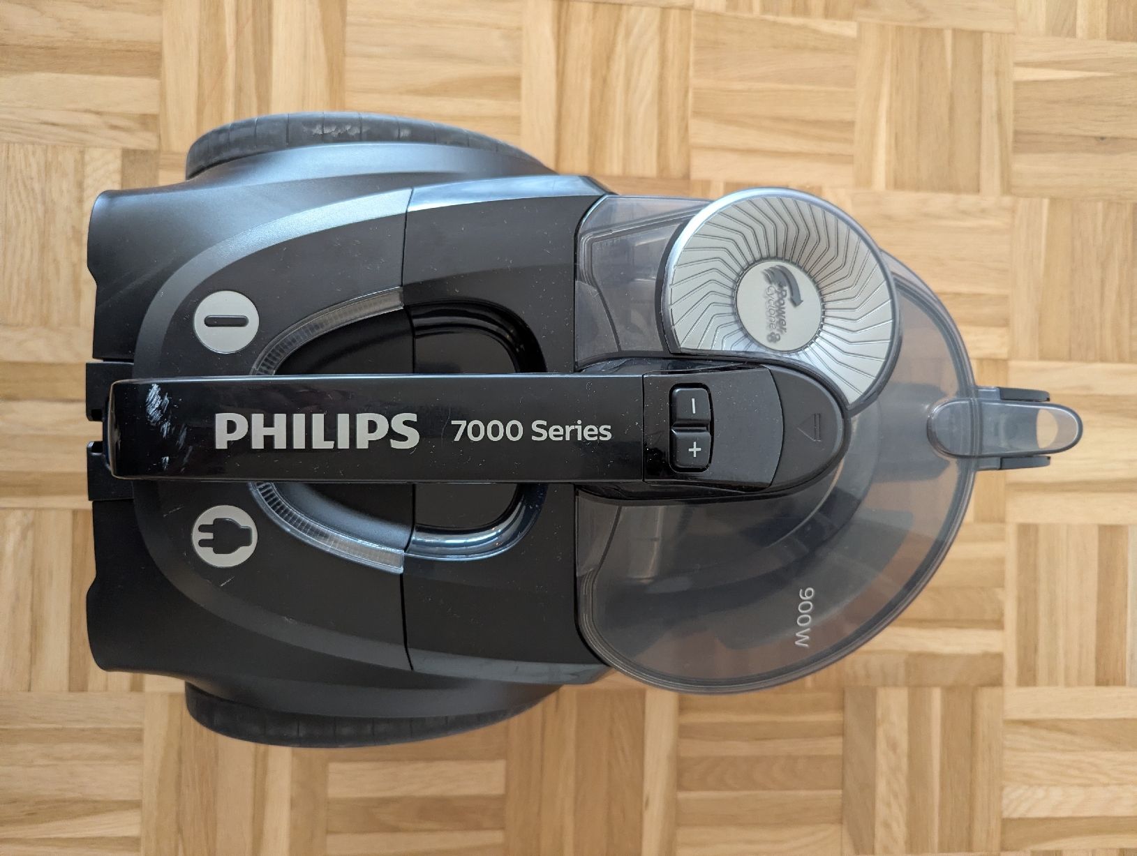 Philips Staubsauger & Zubehör: Philips Staubsauger 7000 Series – Gebraucht aus Zürich von weber_c