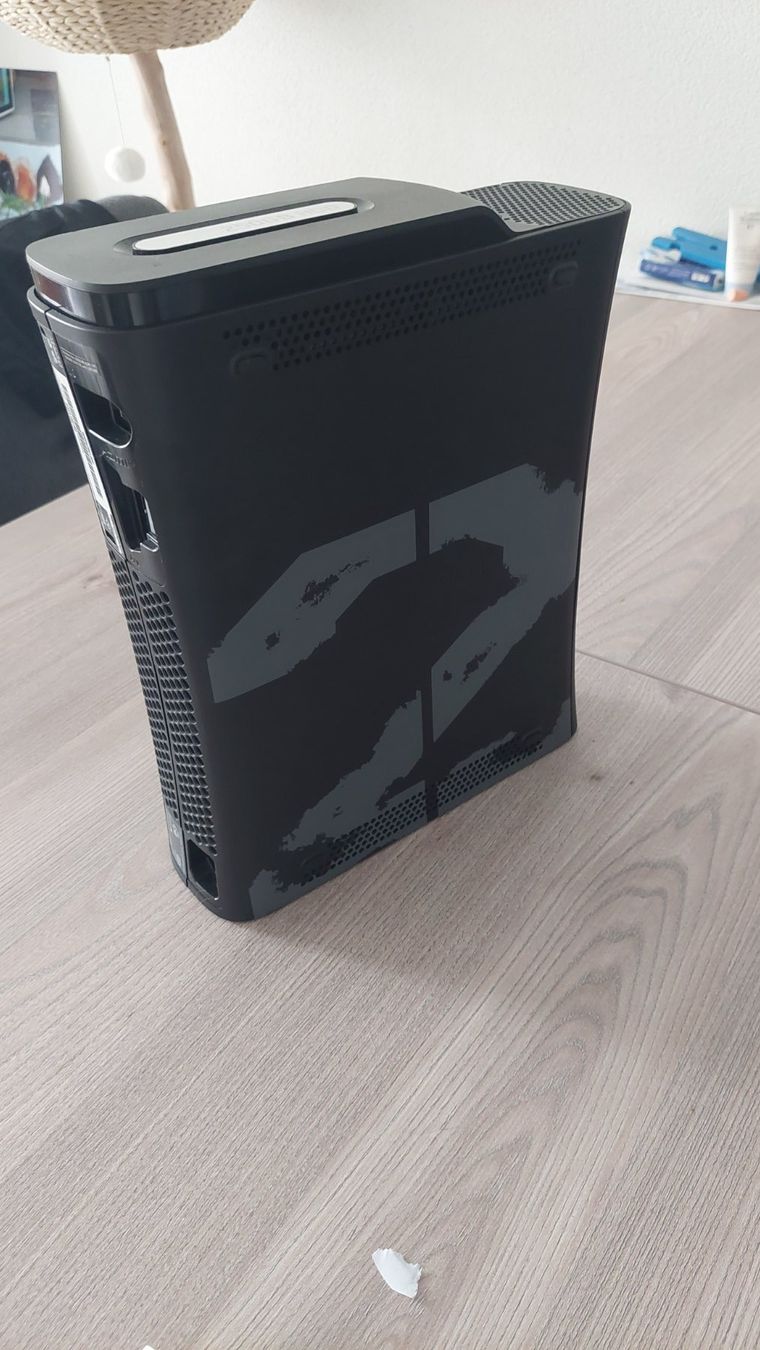 Microsoft Console: Xbox 360 Slim 250GB – Usato da Ebikon venduto da ikn_vj6n 2