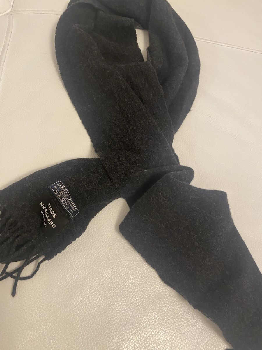 Foulard & Sciarpe: Mads Norgaard Wolle Schal – Usato da Opfikon venduto da Luis144 1