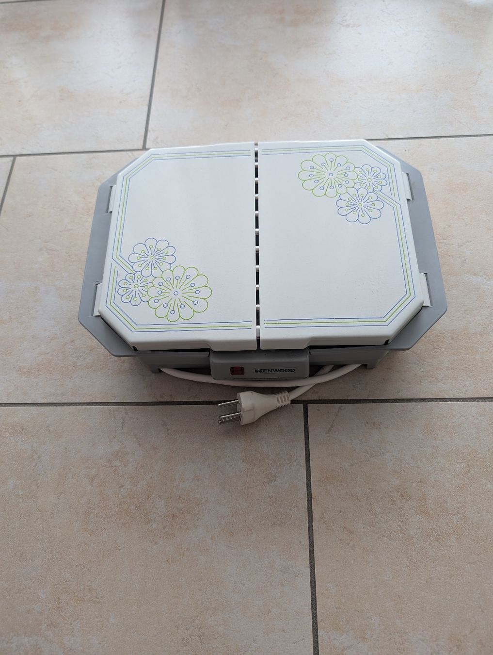 Kenwood Elettrodomestici da cucina: Kenwood Elektrotellerwärmer – Nuovo (secondo la descrizione) da Rudolfstetten venduto da rosali59