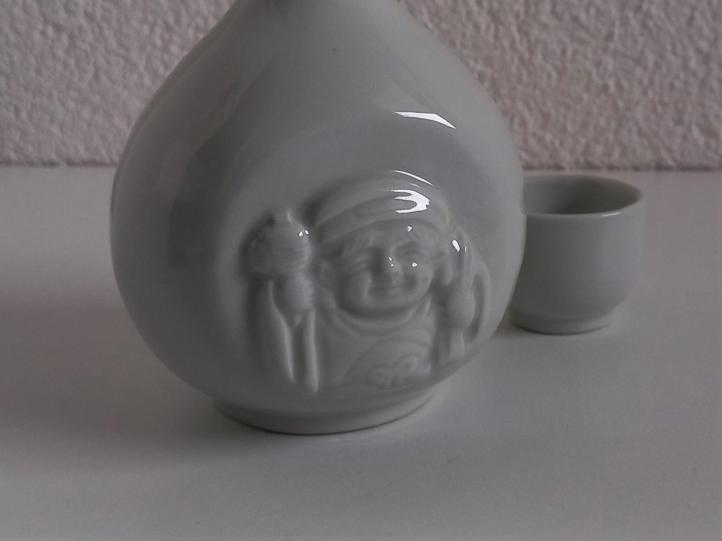 Caraffe: Japanischer Sake-Krug mit Tasse – Usato da Bévilard venduto da Orscha 1