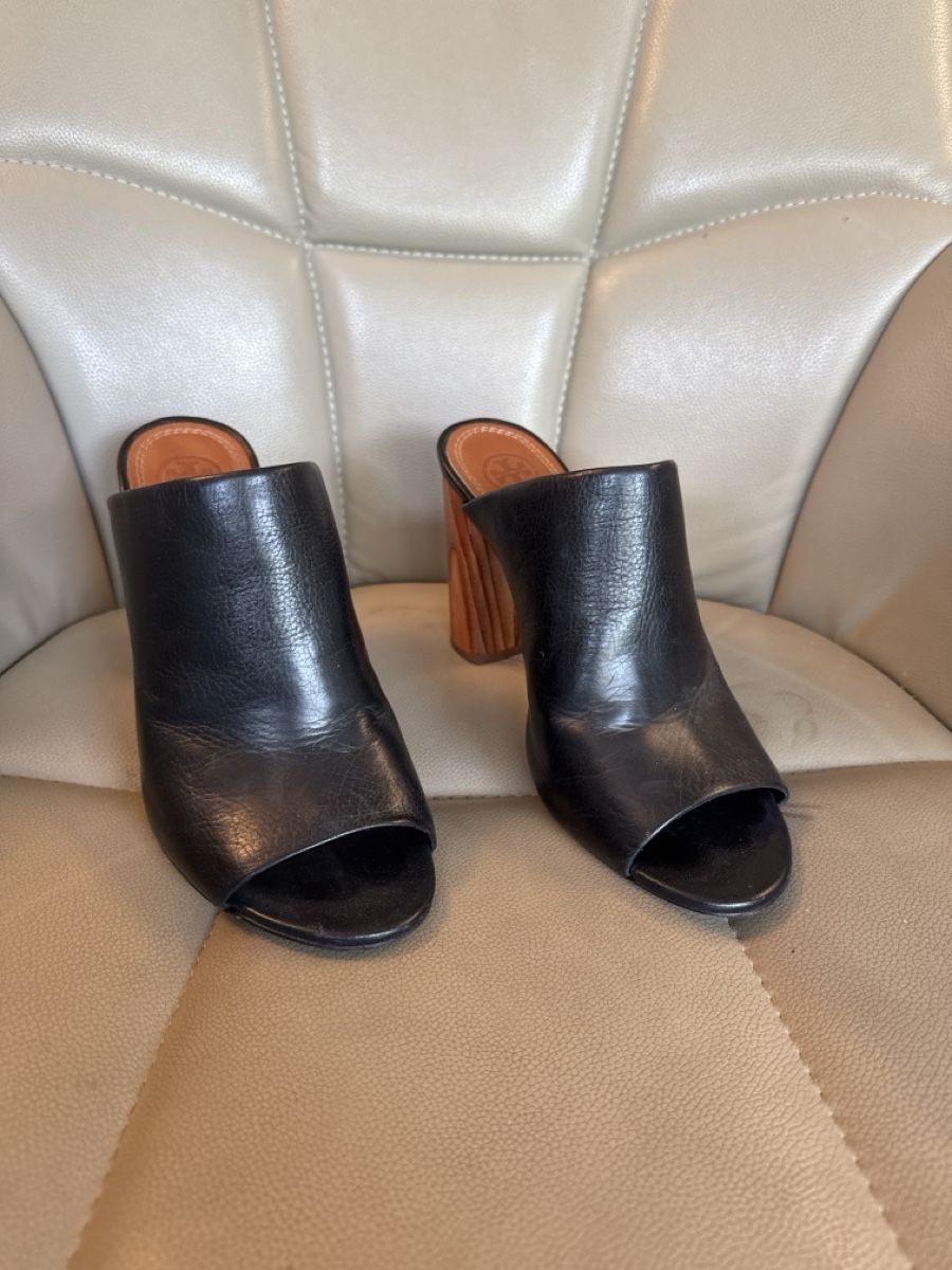 Tory Burch Damenschuhe: Tory Burch Peep Toe Mule – Gebraucht aus Forch von msf_p97c