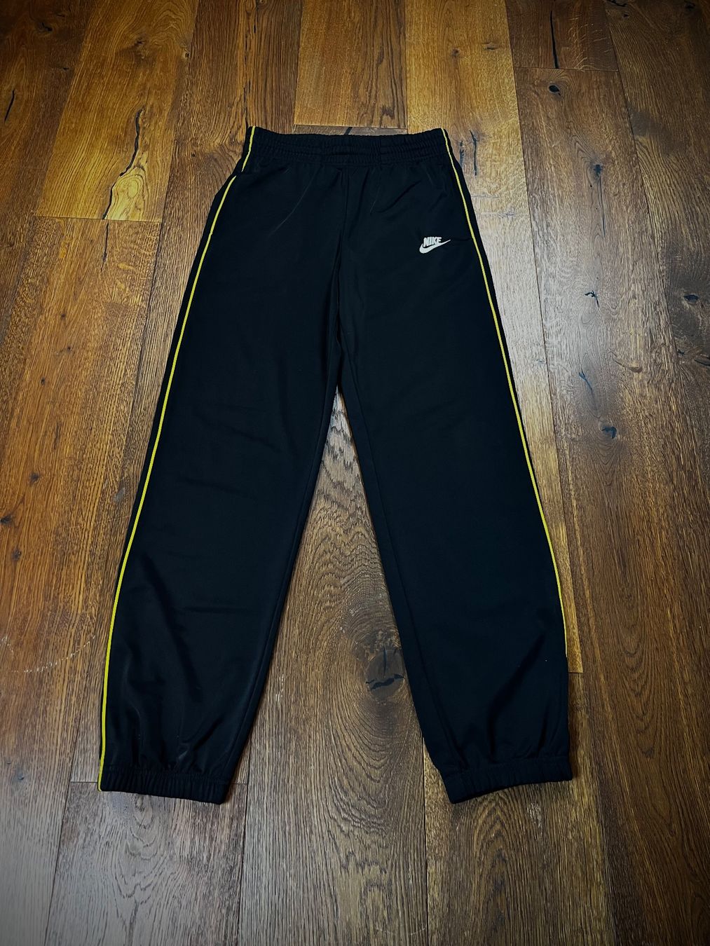 Nike Pantaloni: Schwarze Nike Trainingshosen – Nuovo (secondo la descrizione) da Lindau venduto da KT_Vintage