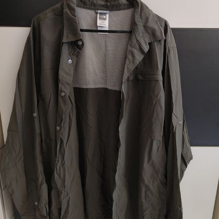 Blouse / veste de randonnée Northface légère ( coupe vent )