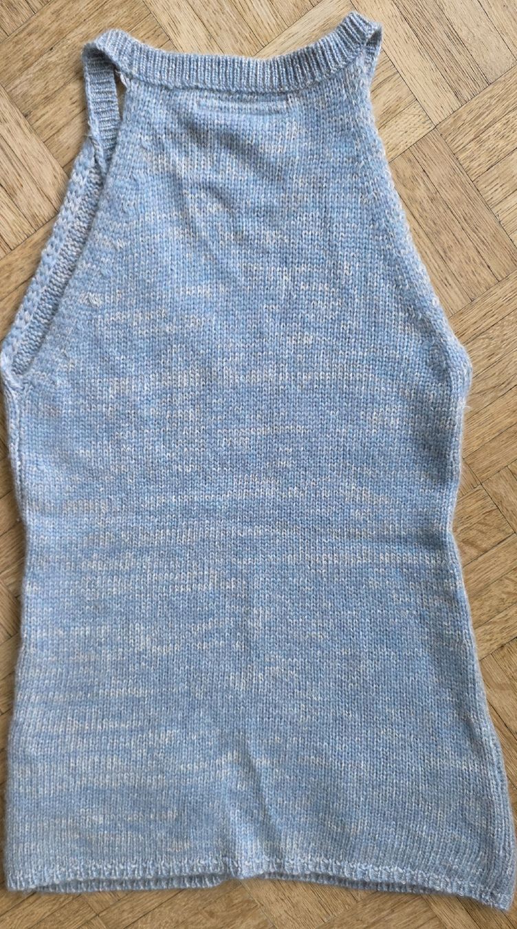 Top: Top/Débardeur 100% cachemire bleu clair – Usato da Yverdon-les-Bains venduto da van_dq65 2