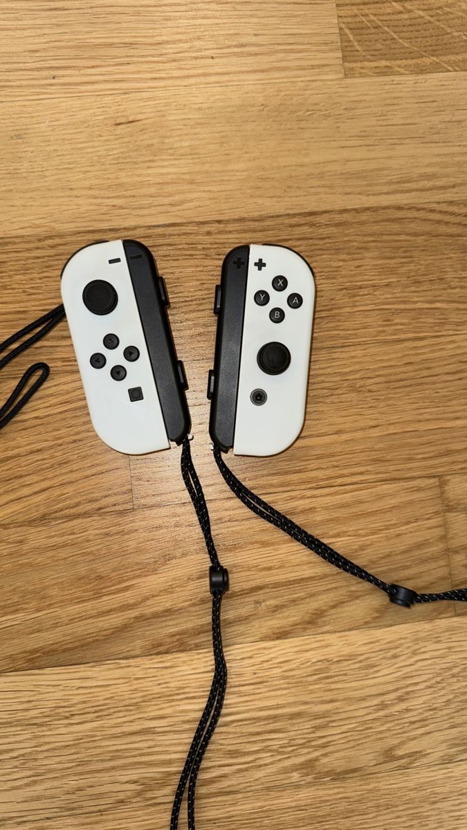 Nintendo Konsolen: Nintendo Switch OLED Weiss + Pro Controller + 4 Joy-Cons – Neu (gemäss Beschreibung) aus Birsfelden von Vossi2 7