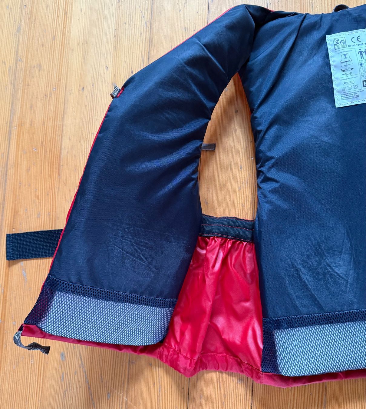 Helly Hansen Giubbotti di salvataggio: Schwimmfeste Helly Hansen – Usato da Aarau venduto da Aurora0810 2