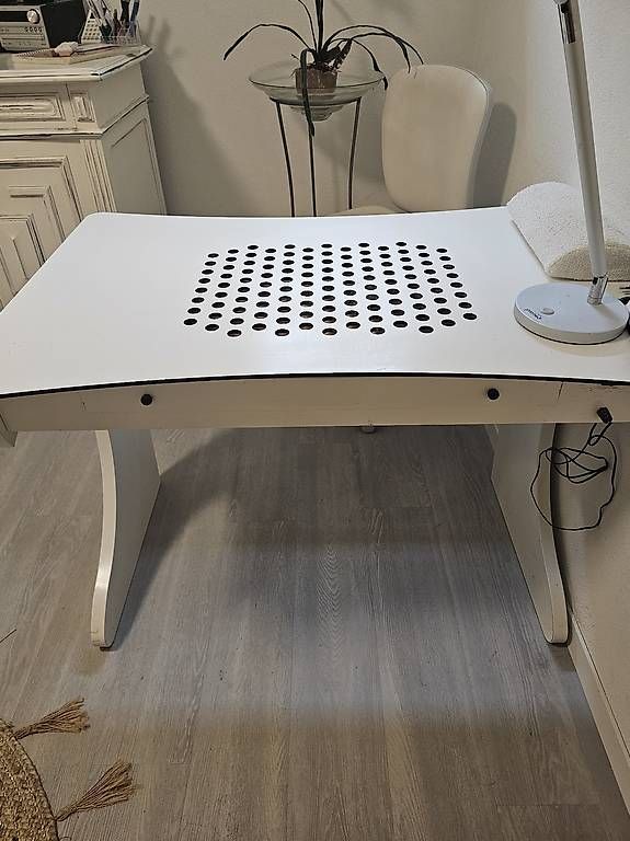 Tavoli: Table manucure Onglerie aspiration – Usato da Misery venduto da caropett11