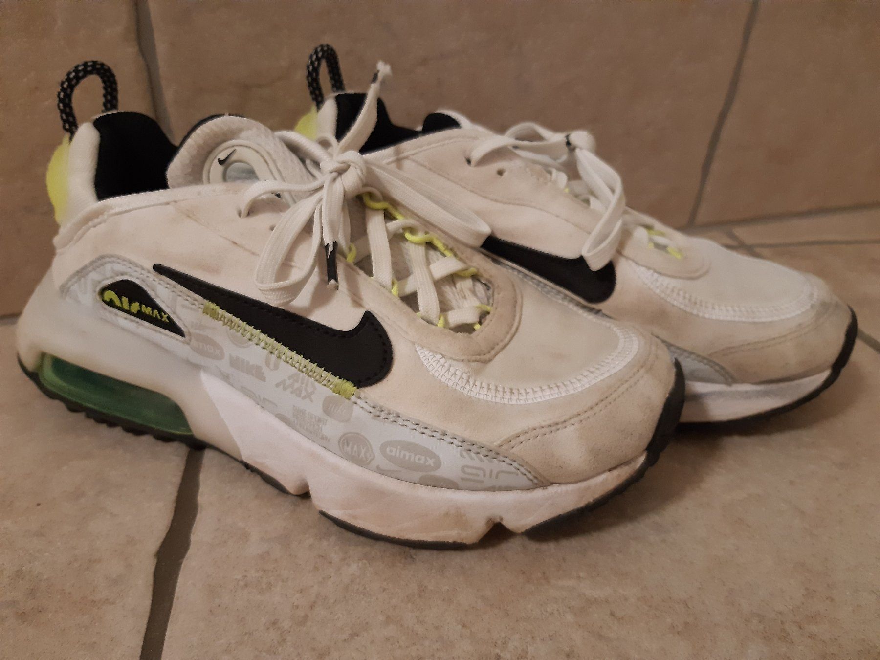 Nike Scarpe per ragazzi: Kinder-Turn-/Freizeitschuhe Nike_Air Max_Gr.35.5_weiss – Usato da Niederweningen venduto da schlossgeist8158 1