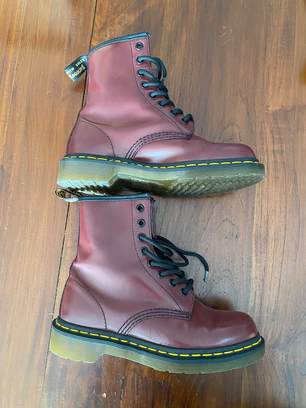 Dr. Martens Scarpe da donna: DR. MARTENS 1460 - Original Echt Leder Dunkelrot – Usato da Besazio venduto da lionheart63
