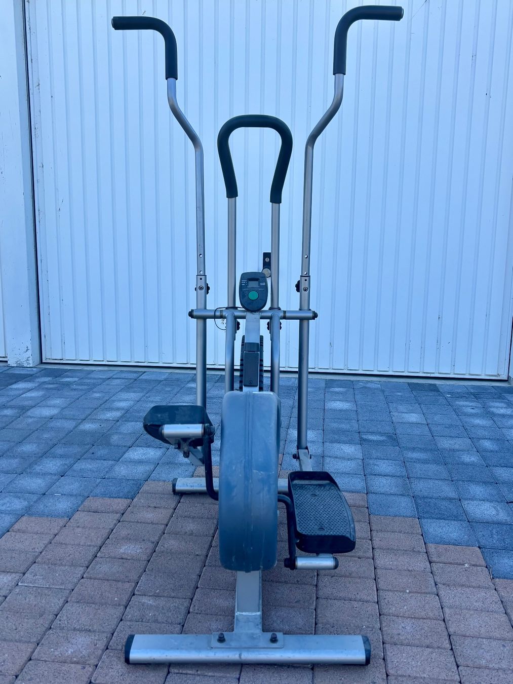 Vélos d'appartement: Crosstrainer Novum – D'occasion à Sugiez par Top_Second