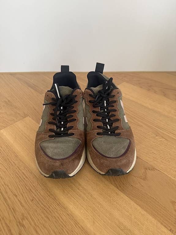Chaussures femmes: Veja Turnschuhe  – D'occasion à Cham par Neraida 1