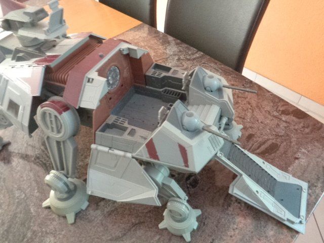 Hasbro Spielzeuge: Star Wars Hasbro AT-TE Kampfläufer. – Gebraucht aus sargans von Angamar 1