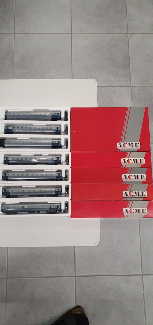 ACME Modellini di ferrovie: ACME FS Treno Azzurro, Ep III – Nuovo e nell'imballaggio originale da Würenlos venduto da juruth
