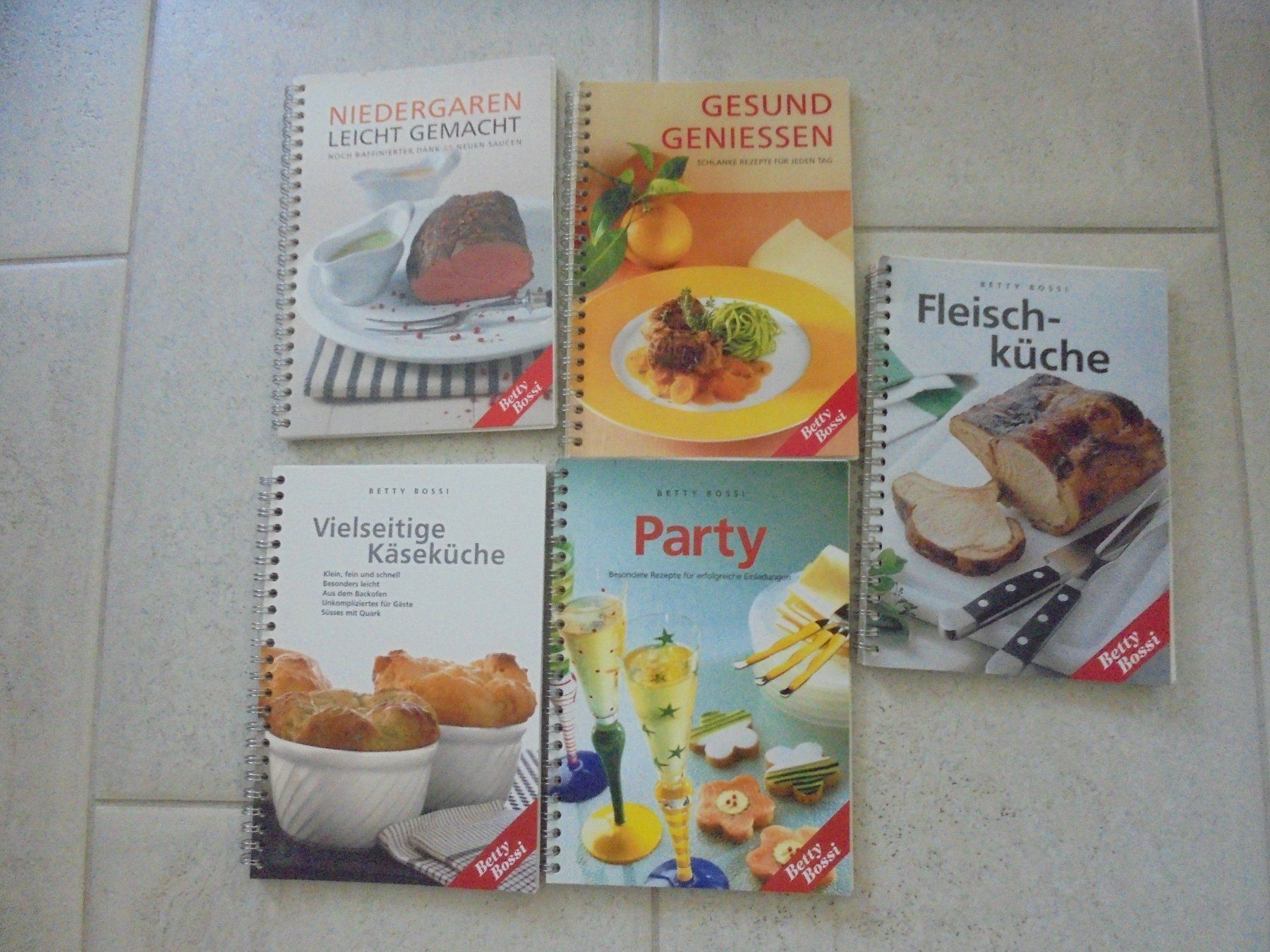 Libri: 5 x Betti Bossi Kochbücher – Usato da Rotkreuz venduto da Samballi