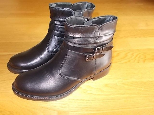 Chaussures femmes: Stiefeletten Gr.36 – Neuf (Voir description) à Chexbres par indi03