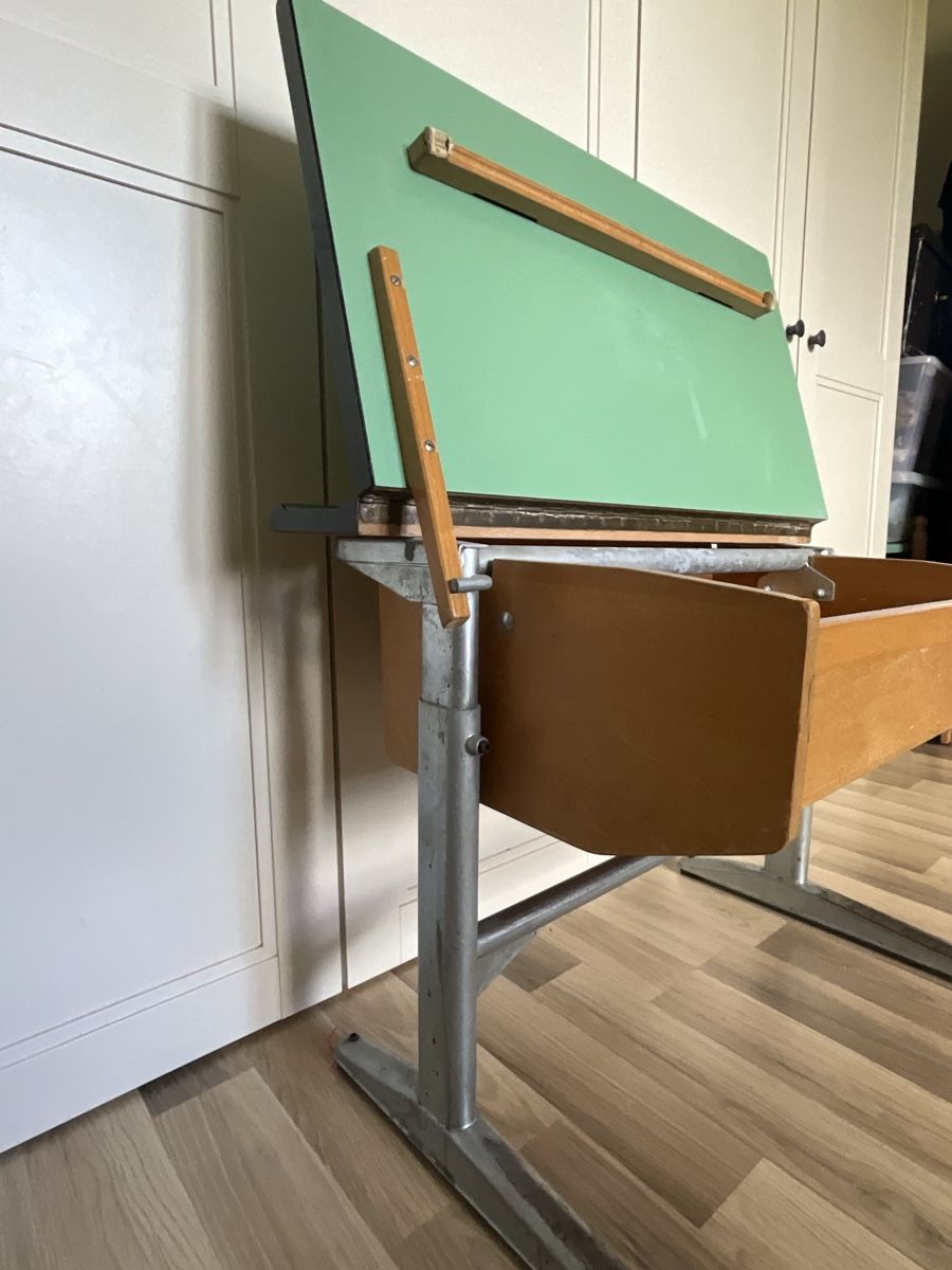Schreibtische: Schreibtisch, Schülerpult – Gebraucht aus Gränichen von BrunnerS 2