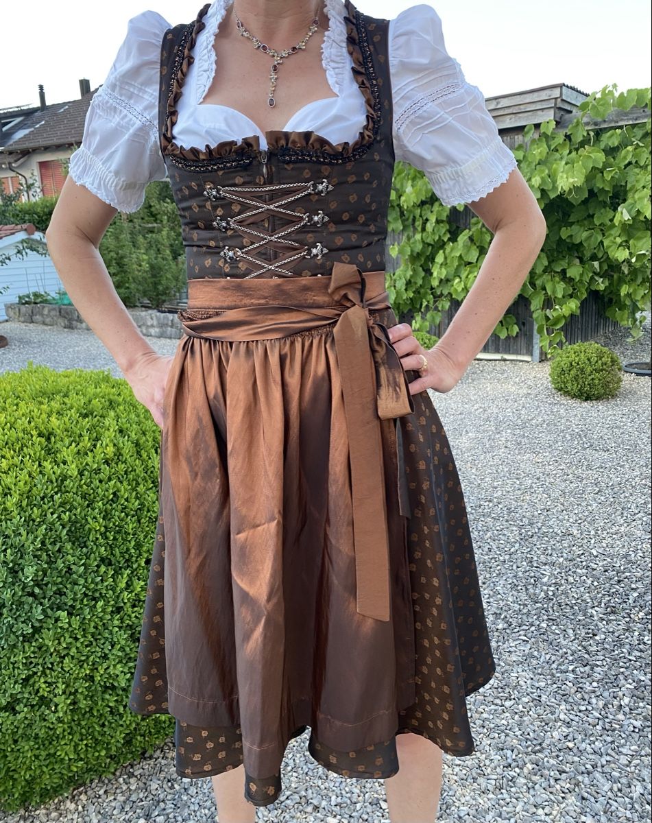 Vestiti: DIRNDL „TRACHTEN REDL“ – Usato da Eglisau venduto da Lara0 1