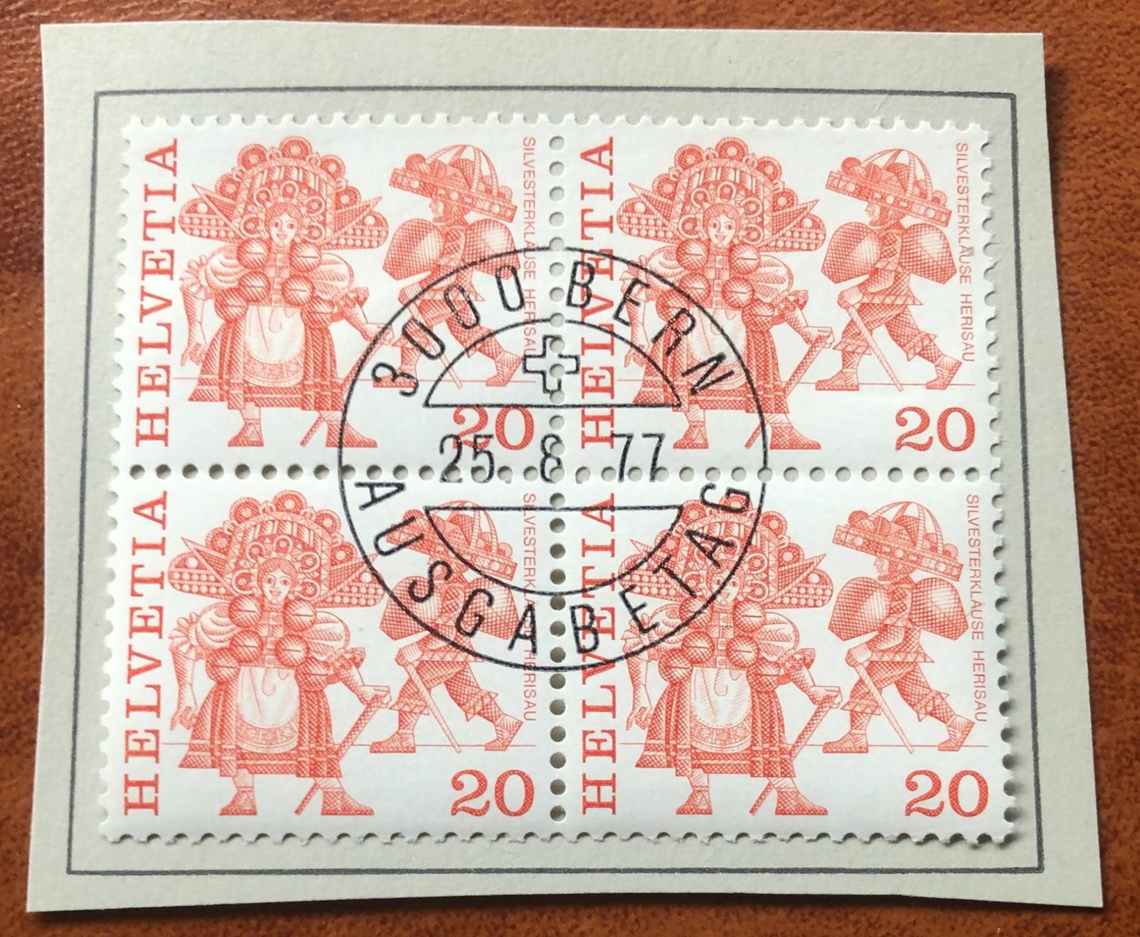 Tutti i francobolli: 4 er Block Nr.596 mit Papier Stempel Bern    – Usato da Aarau venduto da Billa007