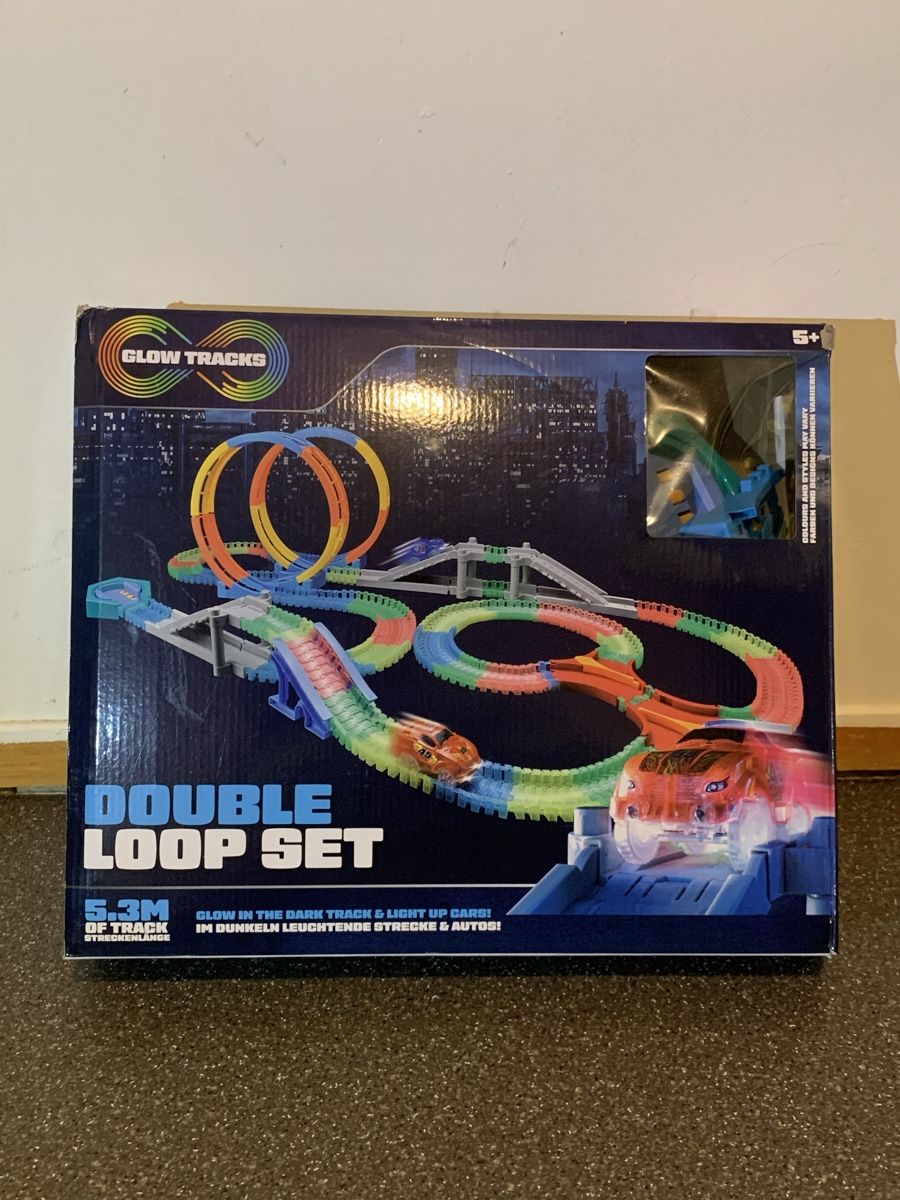 Piste: Glow Tracks Double Loop Set – 5,3 m Rennbahn – Usato da Zürich venduto da naz_h8jw 1