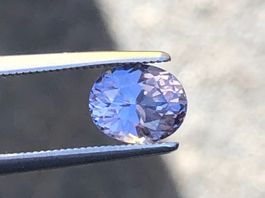 SPINELL  grau / violet  oval  1.62cts  Tanzania