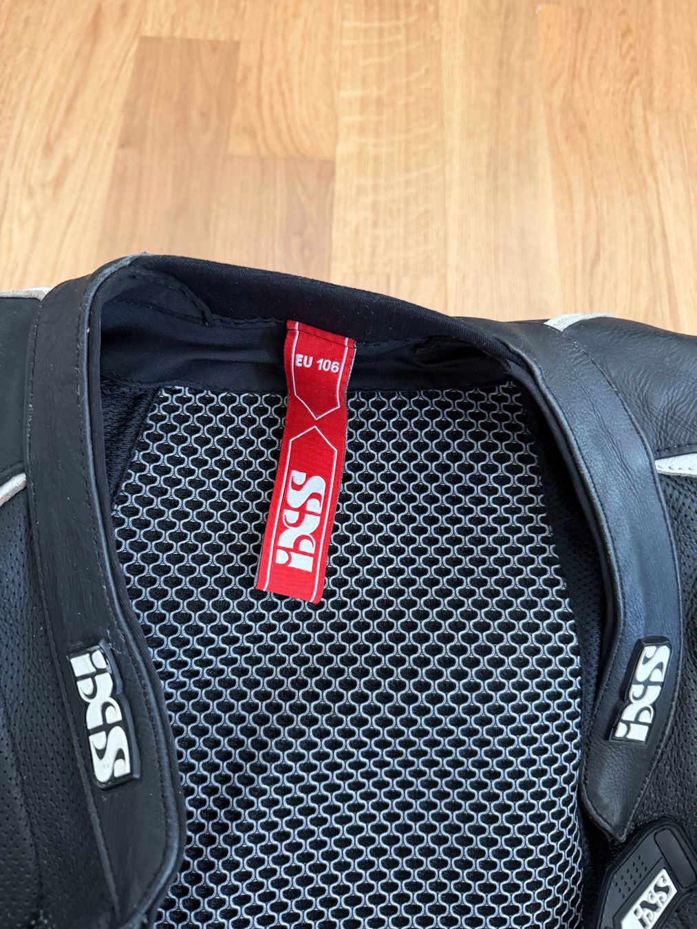 IXS Giacche: Motorrad Lederkombi Einteiler schwarz iXS – Usato da Dübendorf venduto da tha_57ql 2