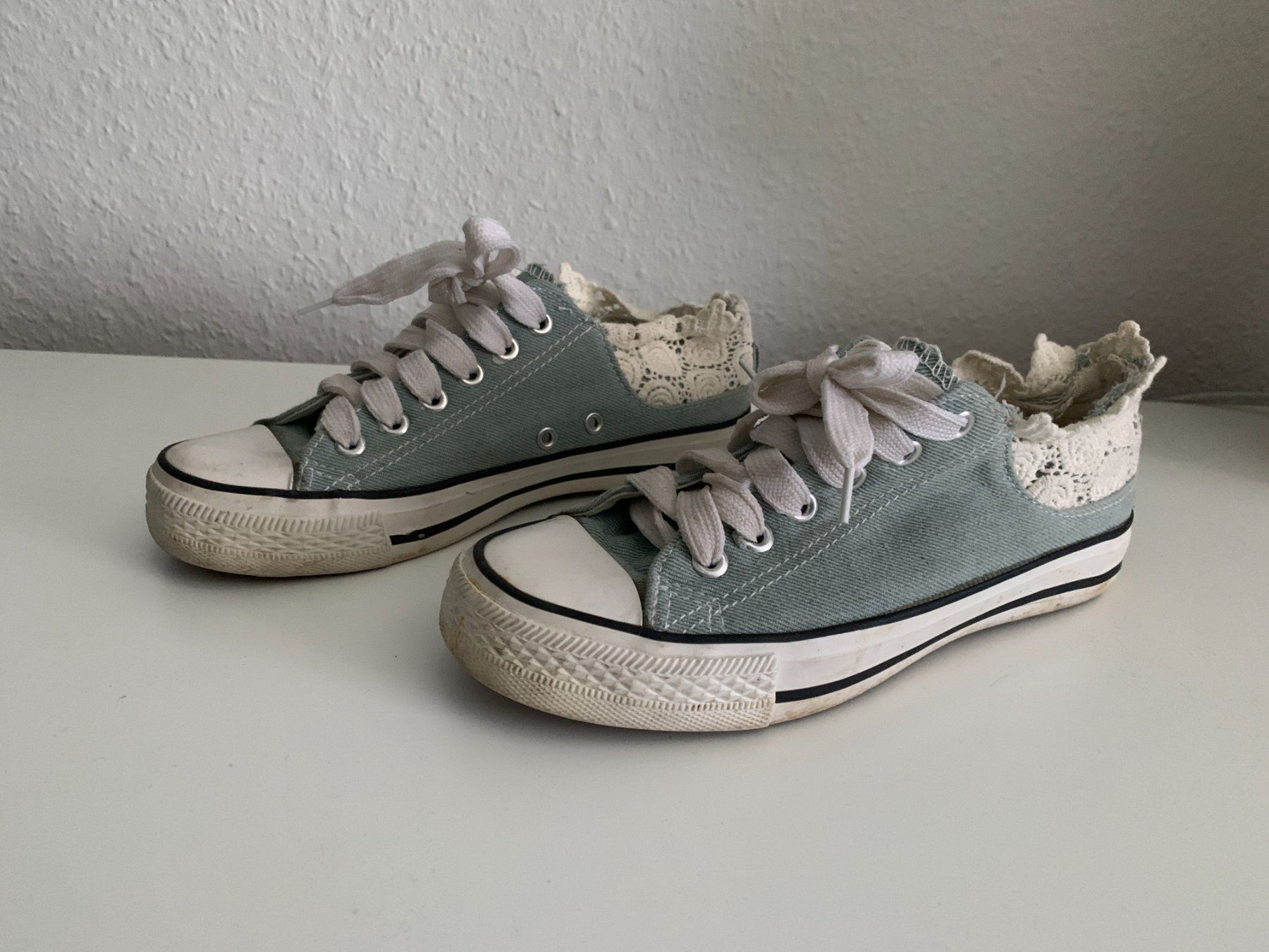 Chaussures femmes: Jeans Sneaker Chucks hellblau 36 – D'occasion à Zürich par Diazaio