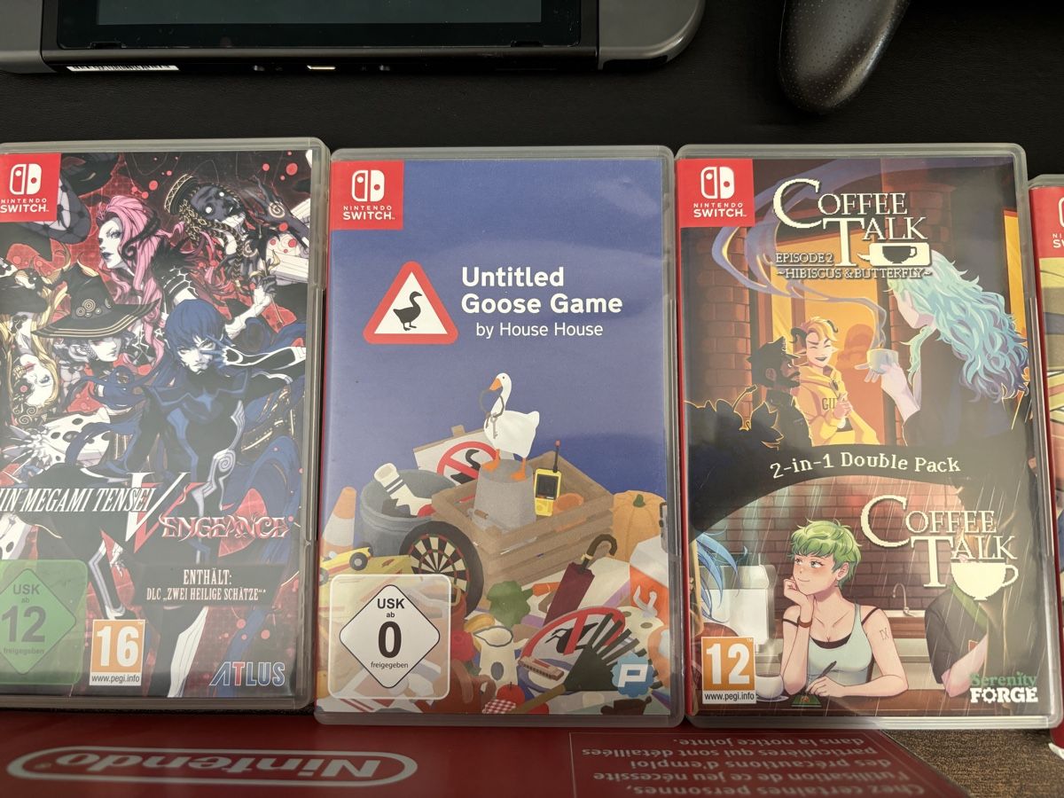 Nintendo Console: Nintendo Switch mit diversen Spielen und zwei pro Controller – Usato da Ipsach venduto da seb_2p9q 3