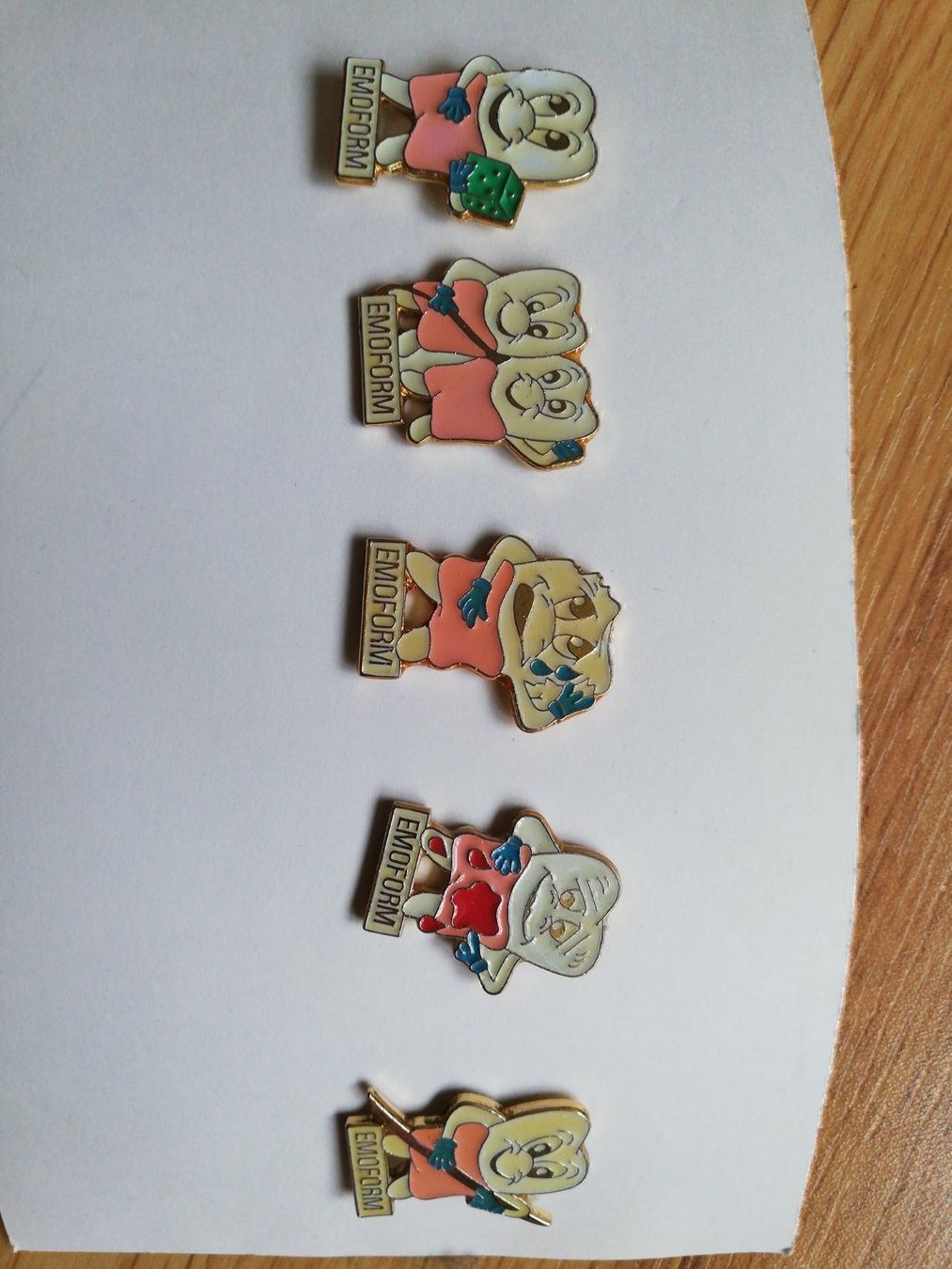 Placchette & Badge: 5 Zahn Pins Emoform – Usato da Büttikon AG venduto da Amineah