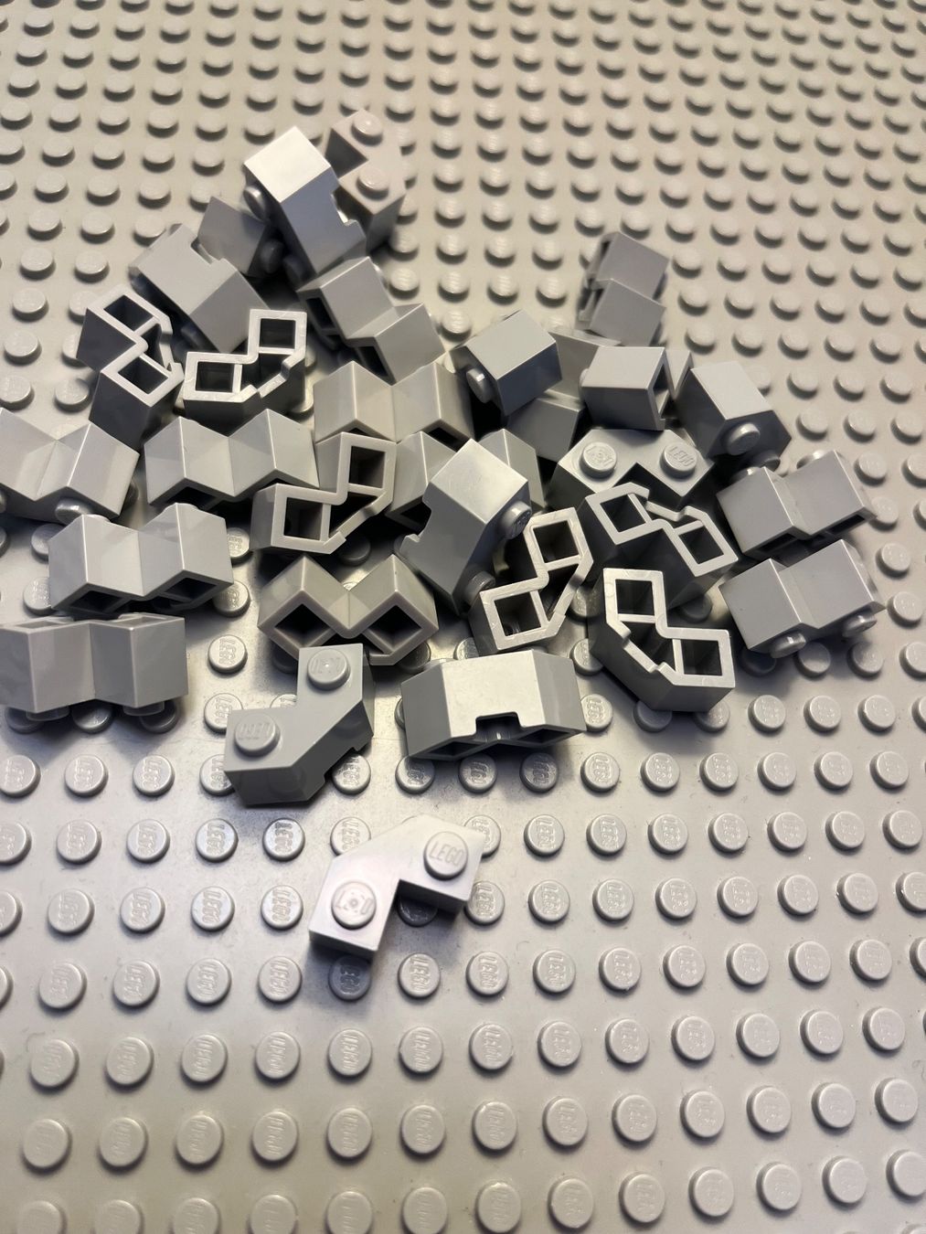 Lego Kit di costruzioni: Lego 9 x Stein modifiziert 2x2(87620) hellgrau – Usato da Basel venduto da Swi-7621