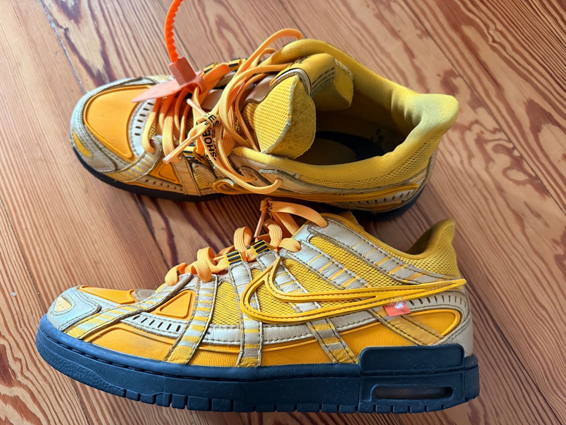Off-White Scarpe da uomo: Off-White x Nike Air Rubber Dunk, Taille 42, Portées – Usato da Lausanne venduto da cat_656q