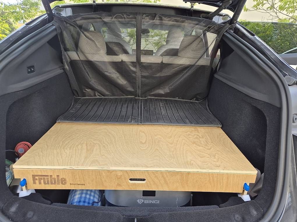 Cassettiere: Tesla Model Y Camping Kit mit Schublade – Usato da Niederwangen BE venduto da karinshanay 1