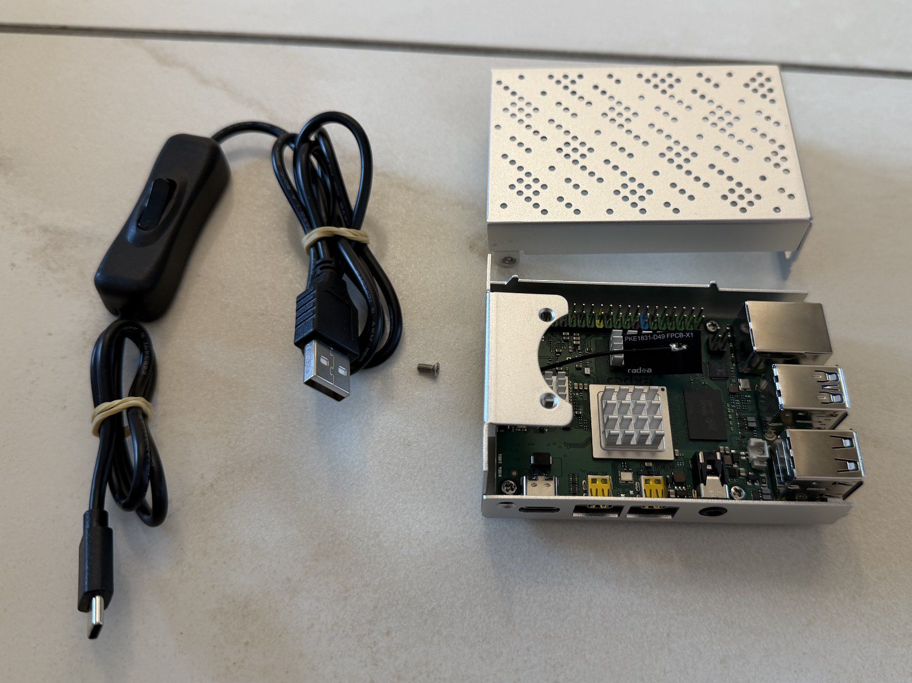 PC: radxa ROCK 4C+ | 4 GB RAM | Linux Mini-Server | Metallgehäus – Usato da Glarus venduto da walkerit 3