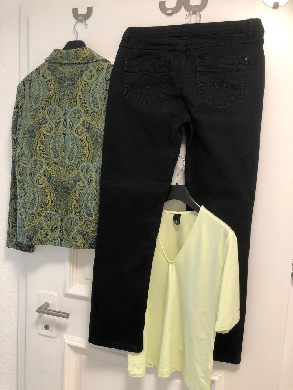 Lotti di vestiti: Blazer mit Jeanshose und Shirt – Usato da Hergiswil NW venduto da redrose51 6