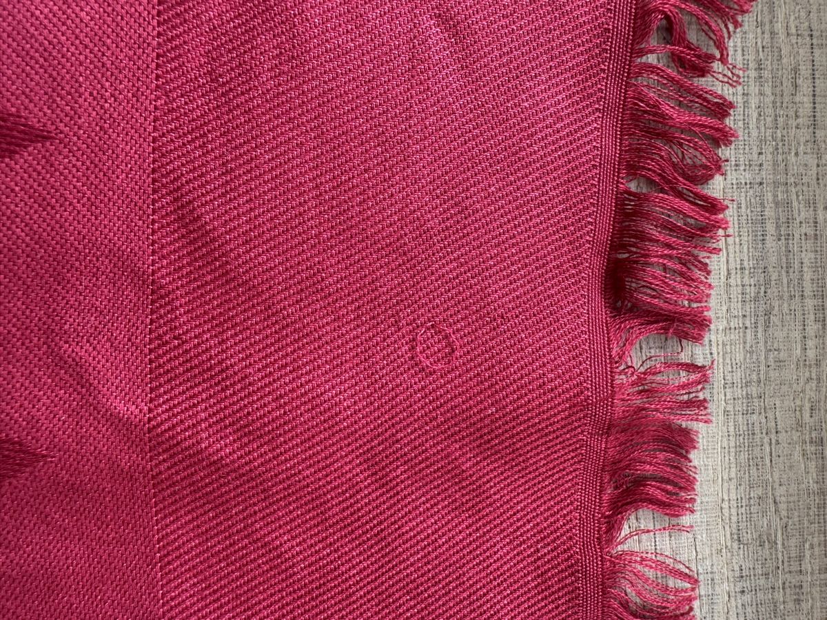 Louis Vuitton Foulard & Sciarpe: Louis Vuitton Monogram Classic Scarf with Box - Red – Usato da Meilen venduto da vic_9wmf 3