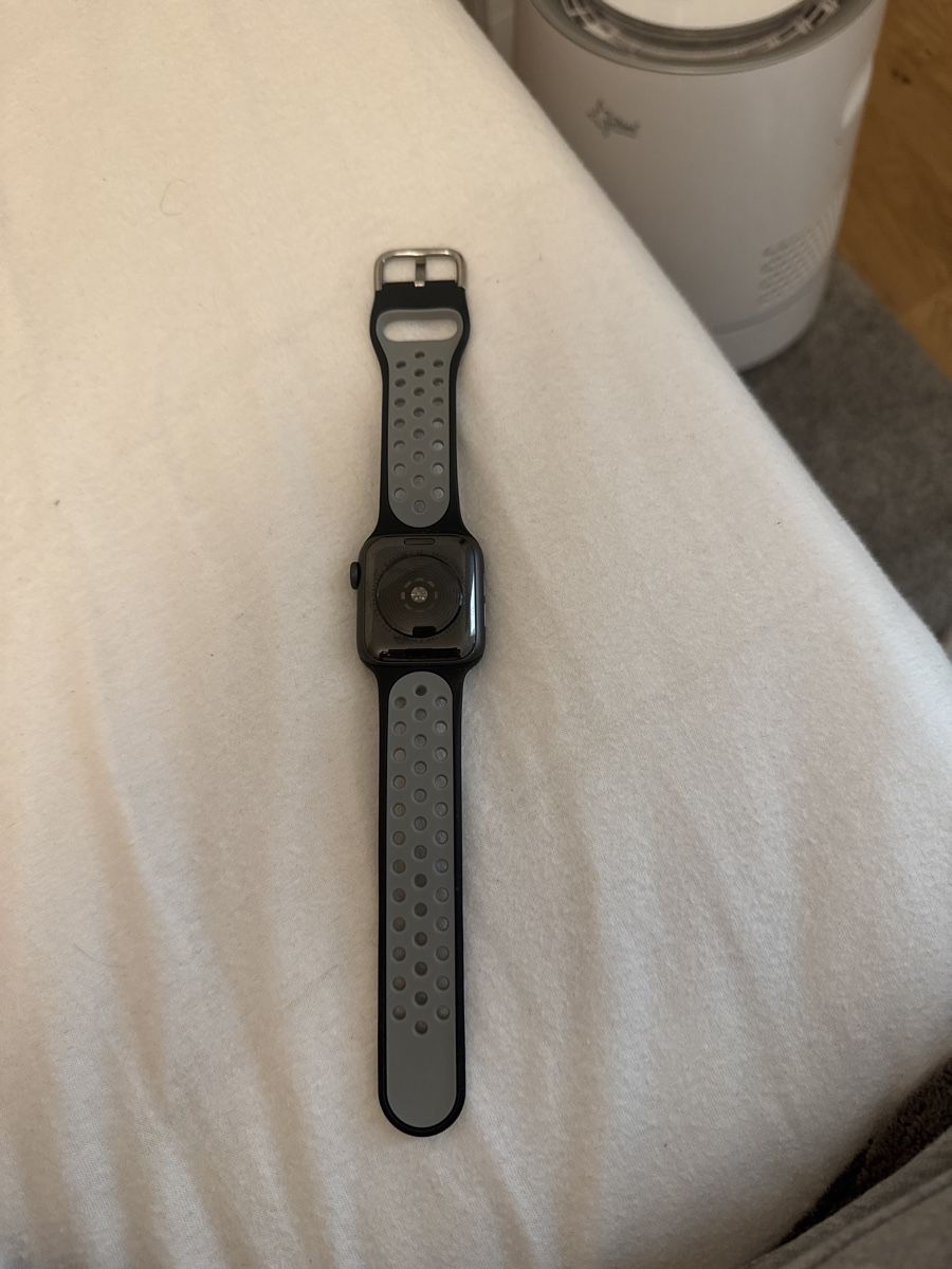 Apple Smartwatch: Schwarze Apple Watch SE – Nuovo (secondo la descrizione) da Basel venduto da tim_c56d 1
