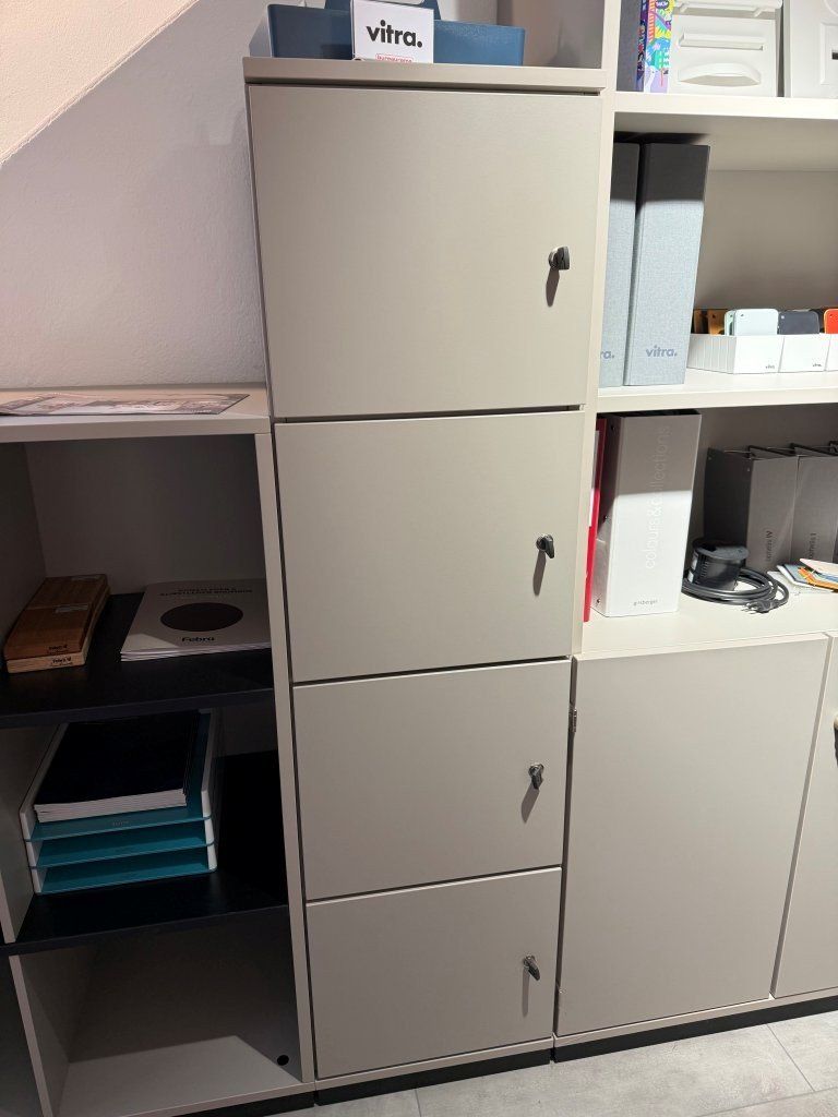 Schränke: Ophelis Lockerschrank, abschliessbar – Neu (gemäss Beschreibung) aus Biel/Bienne von Bureaurama