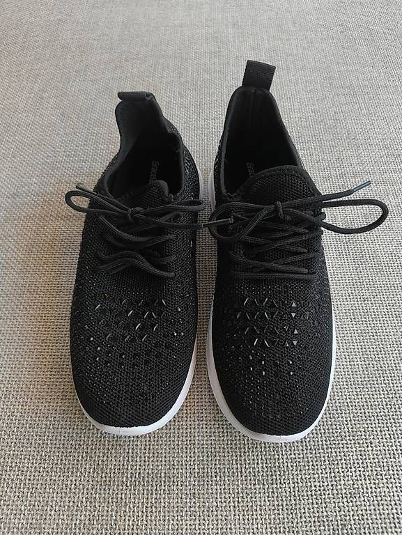 Damenschuhe: Schwarze Sneaker mit Glitzersteinen Gr. 38 – Gebraucht aus Nänikon von Manta87 3