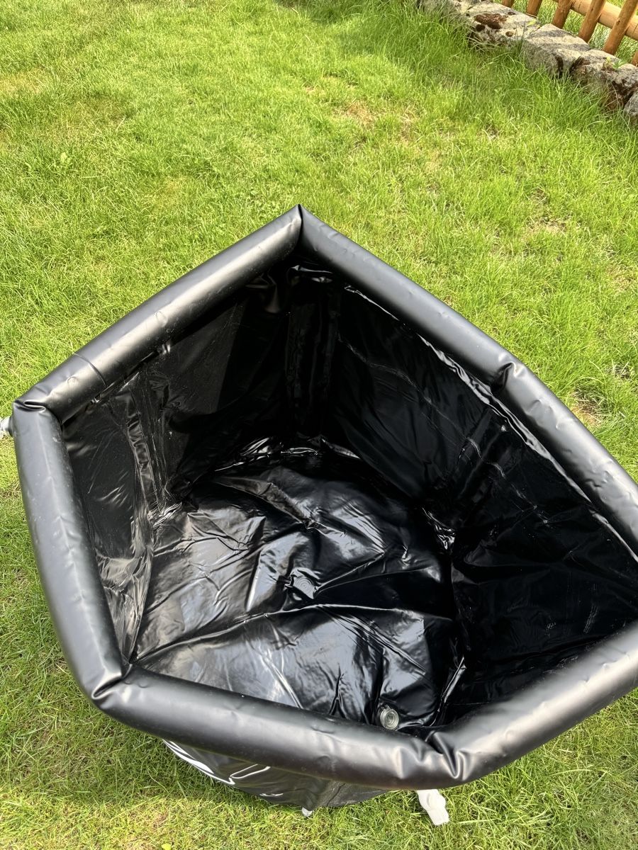 Badewannen: Eisbad faltbar mit Abdeckung, 75 × 70 cm – Gebraucht aus Affoltern am Albis von jul_9gnb 2
